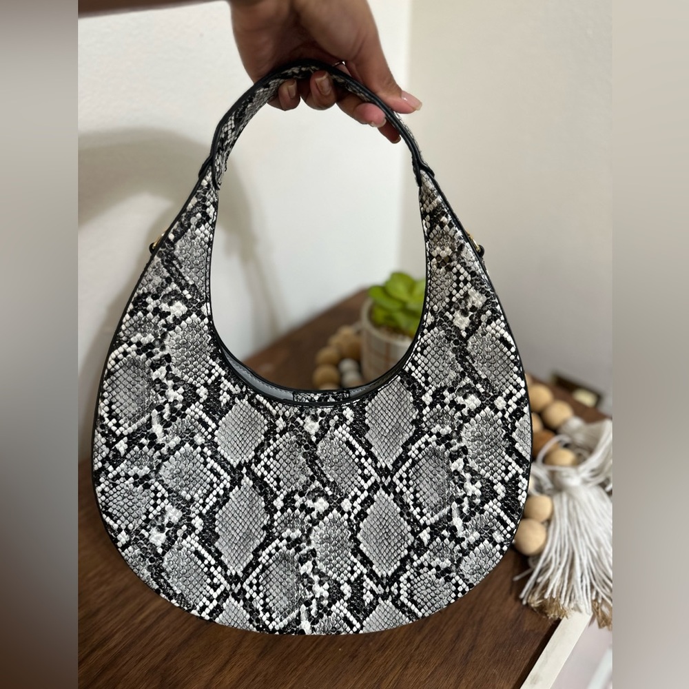 Hand bag